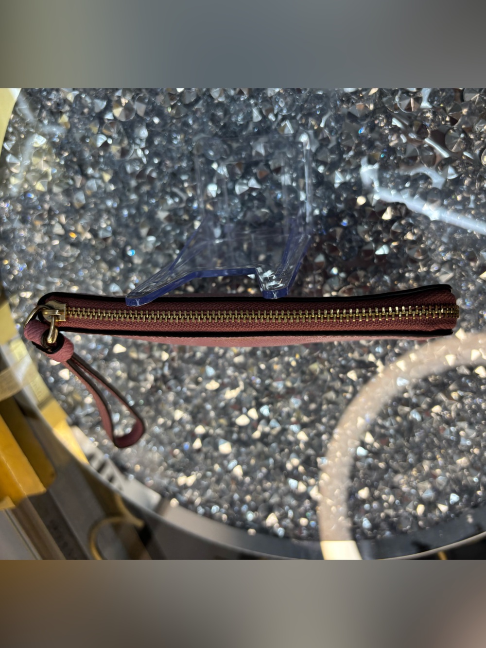 Coach Corner Zip Wristlet in crossgrain leather EUC - Picture 5 of 12